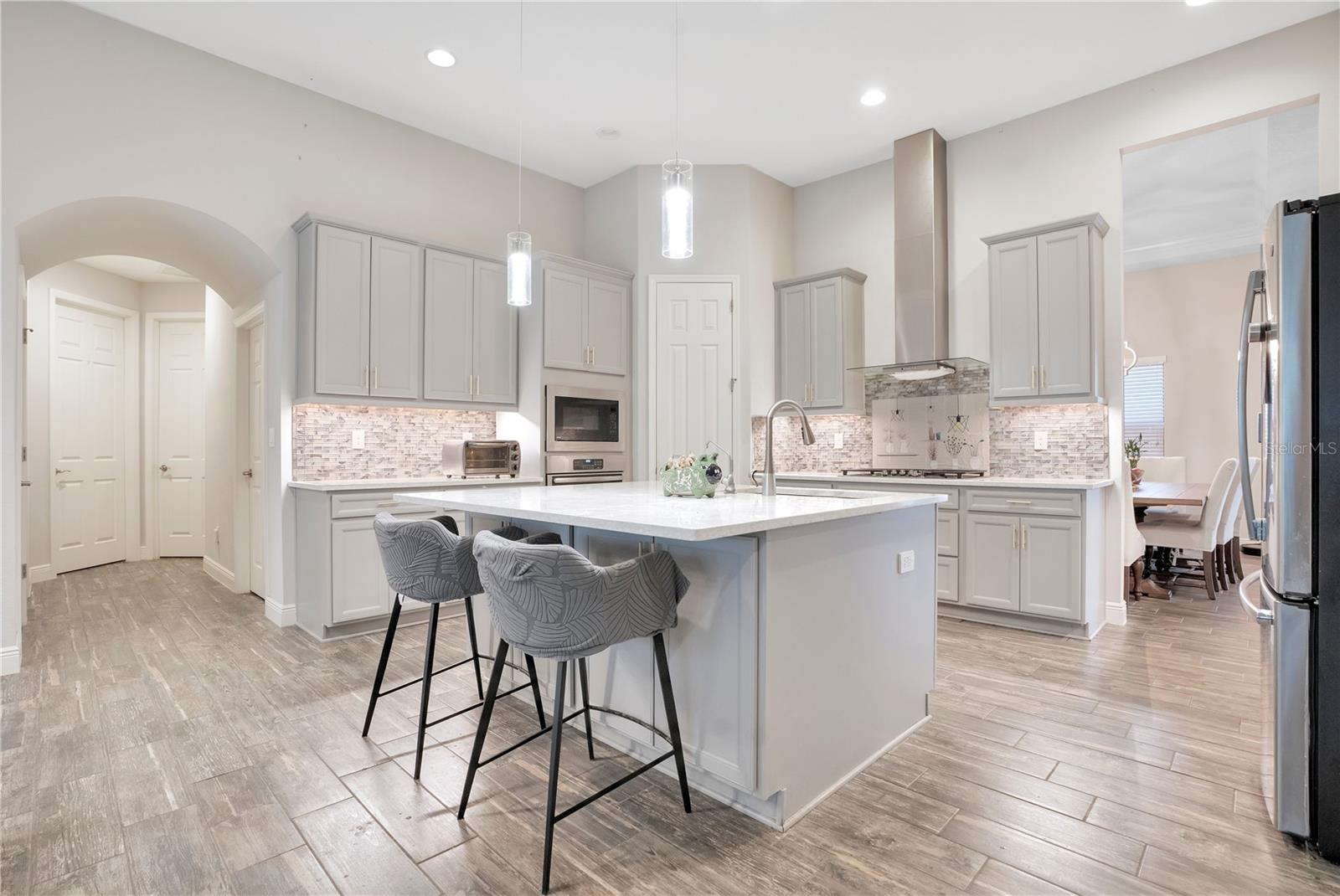 21914 Butterfly Kiss Dr Property Photo 11