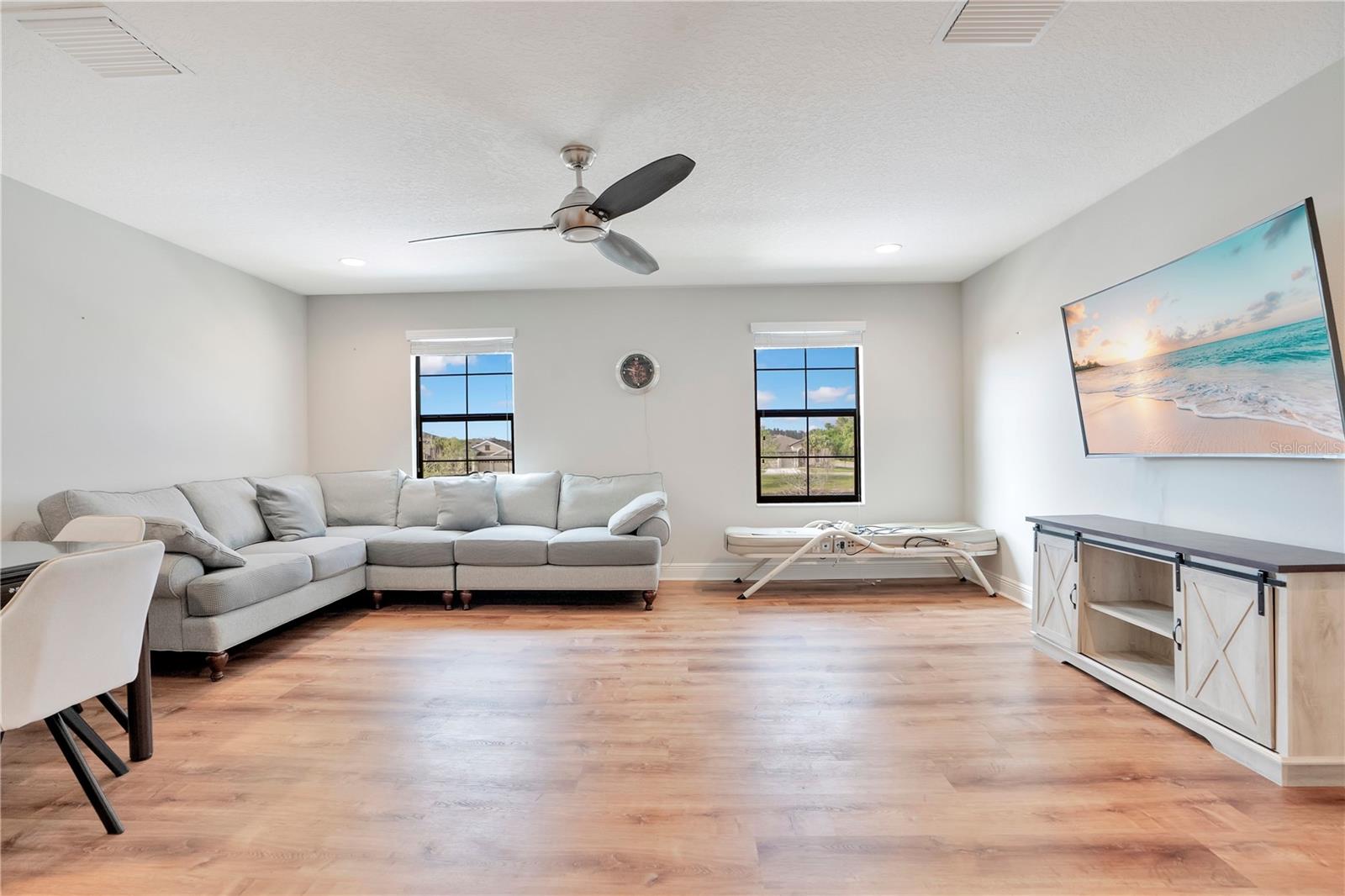 21914 Butterfly Kiss Dr Property Photo 28