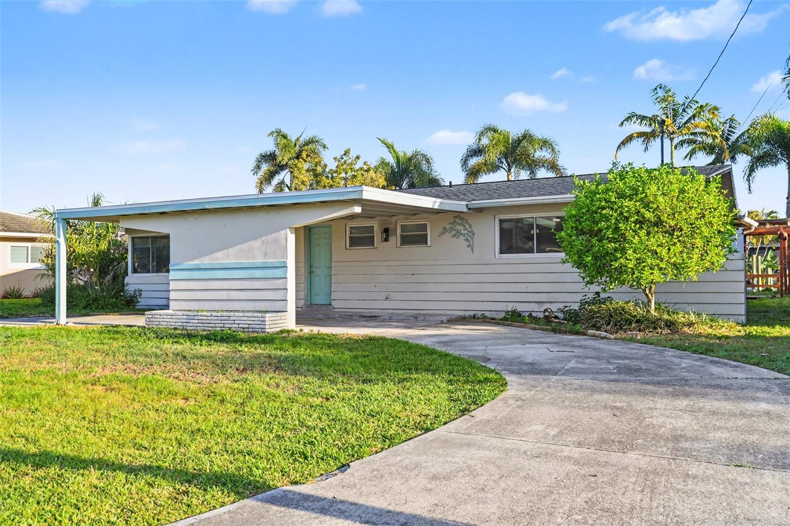 468 Grenier Dr Property Photo 4