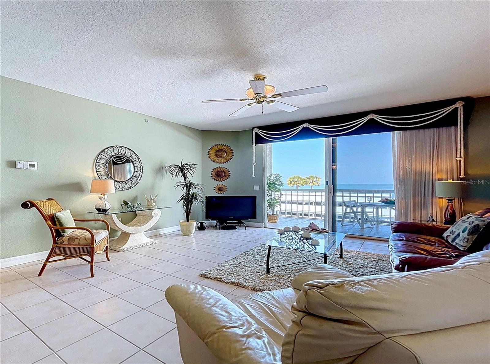 7 Island Park Pl #204 Property Photo 6