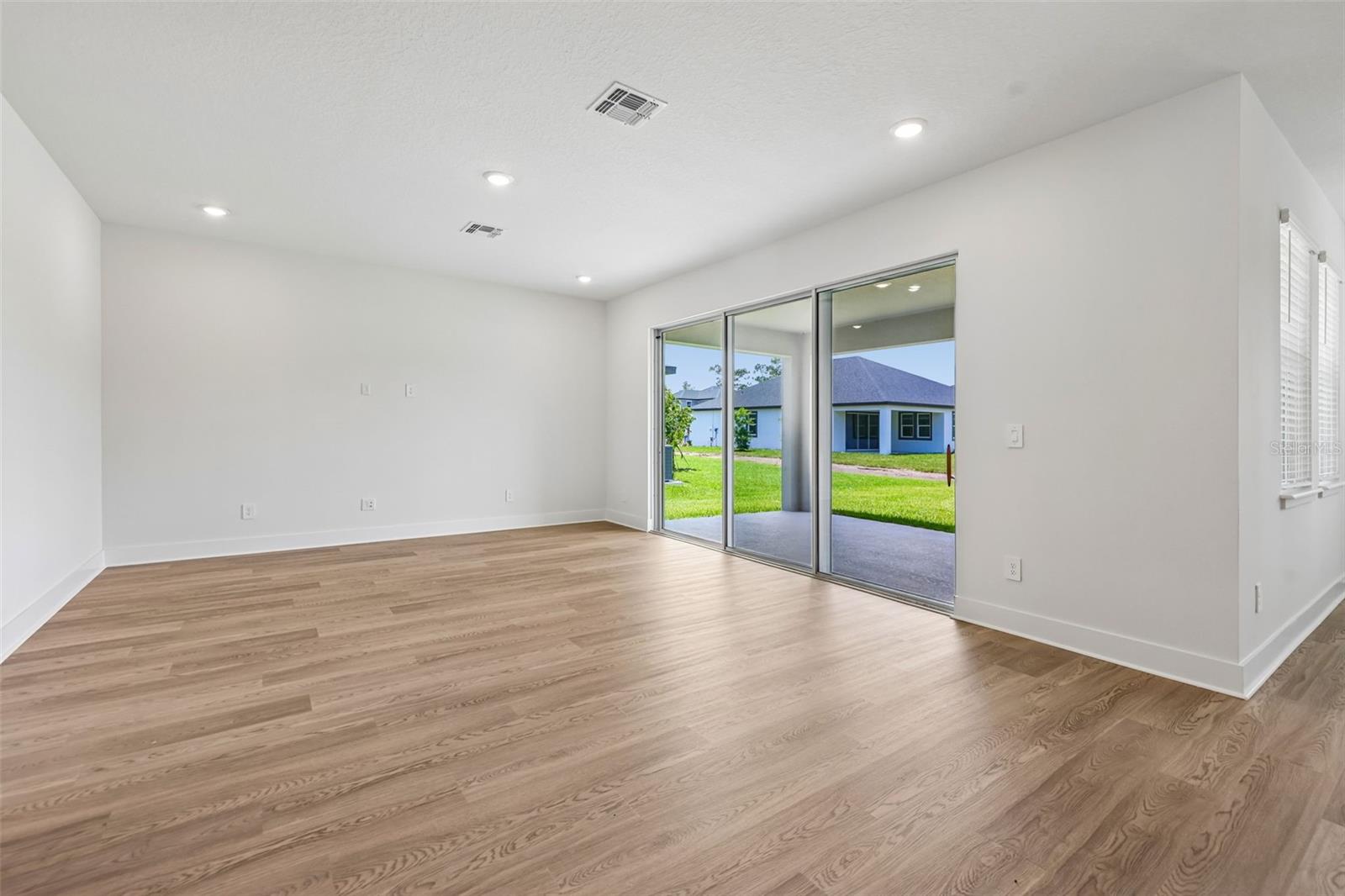 425 Brookhaven Property Photo 8