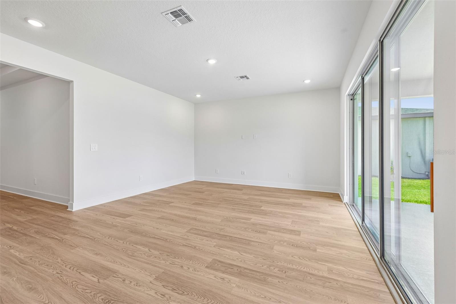 425 Brookhaven Property Photo 9