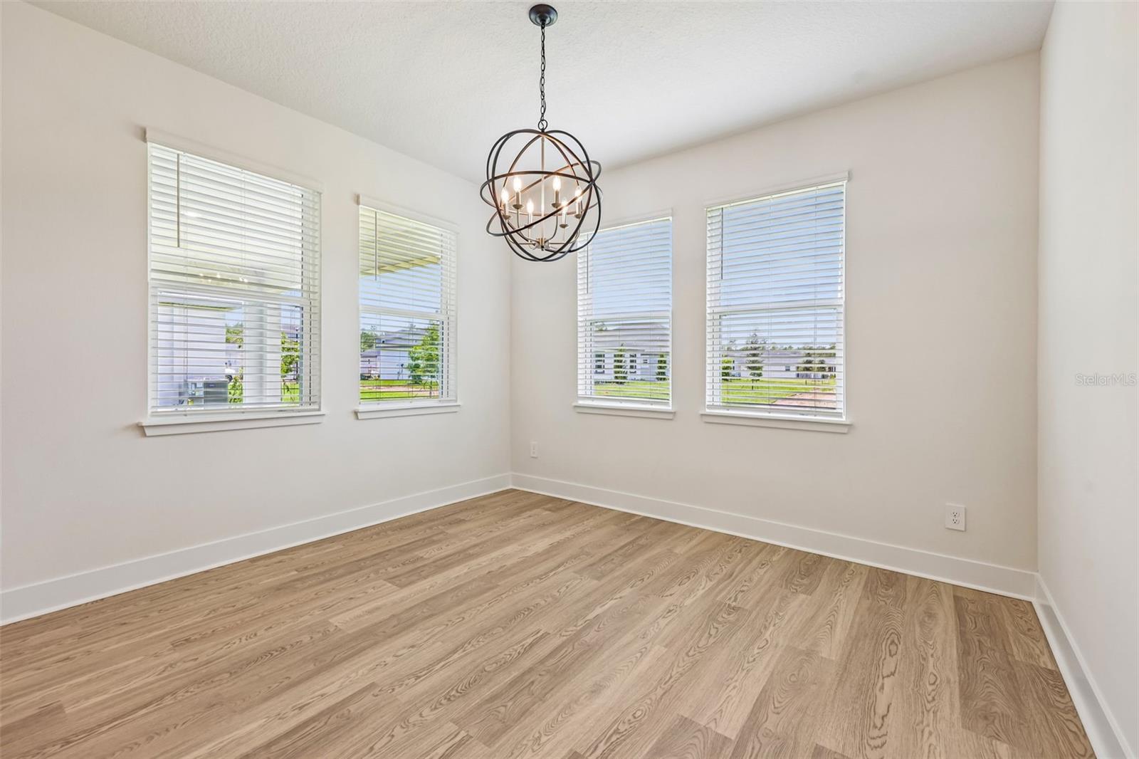 425 Brookhaven Property Photo 13