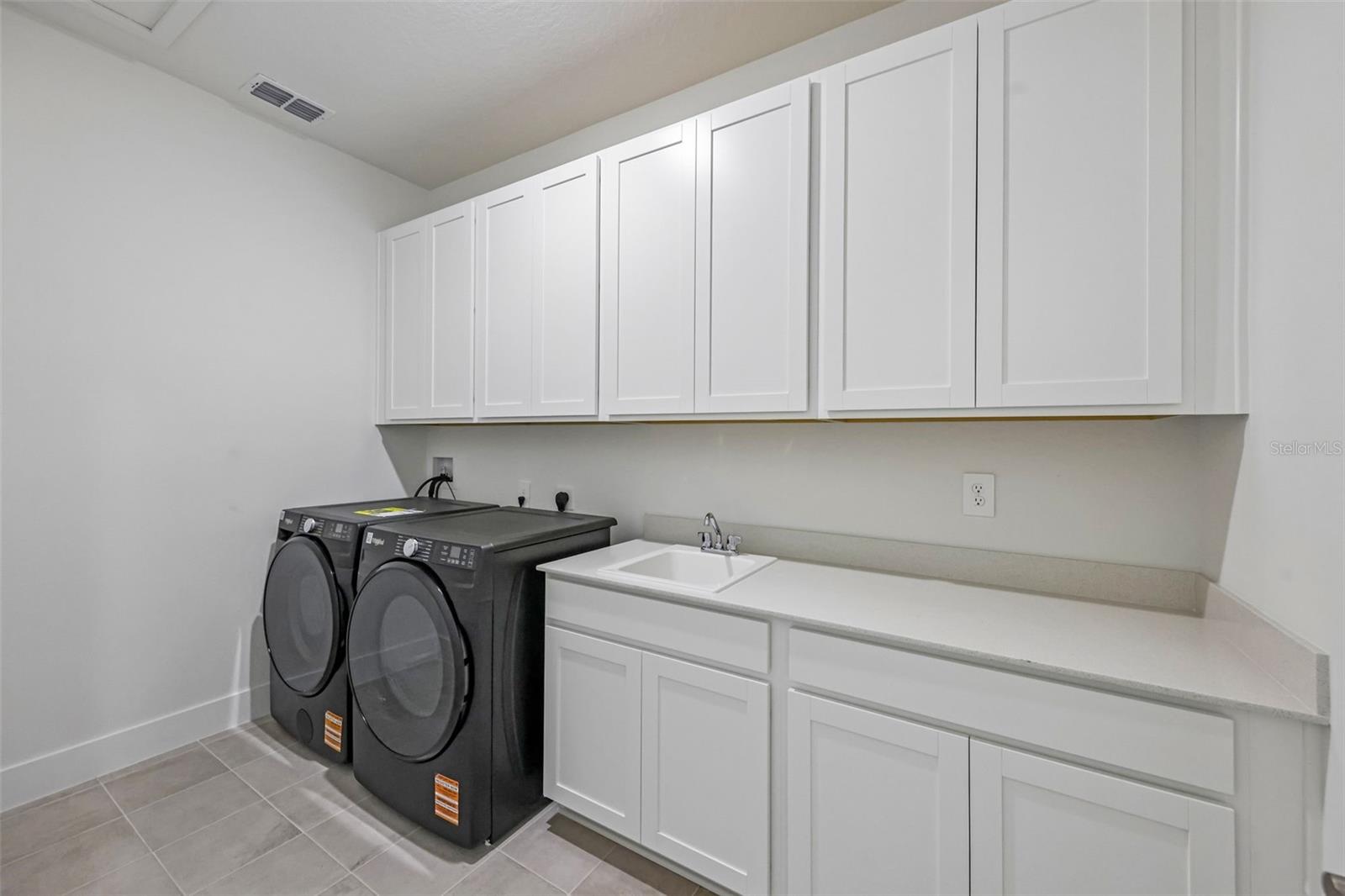 425 Brookhaven Property Photo 24