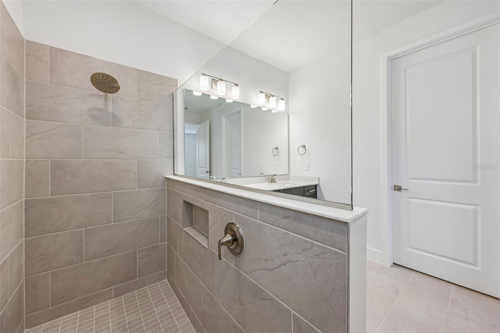 425 Brookhaven Property Photo 33
