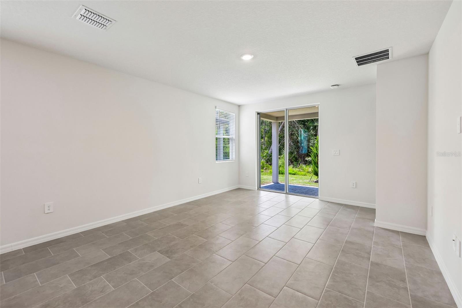 176 Parkhaven Dr Property Photo 8