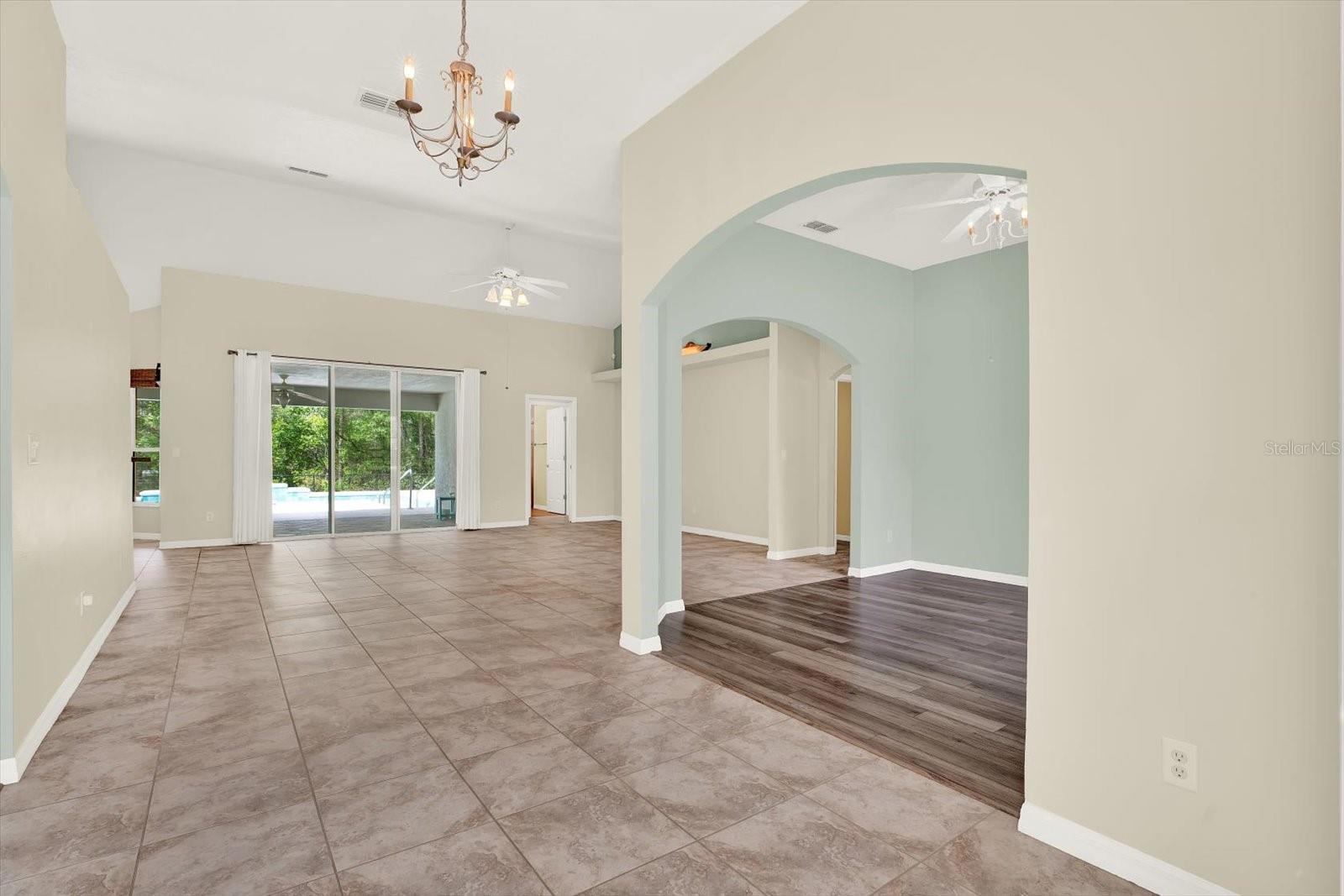 1155 E Bluebird Ct Property Photo 6