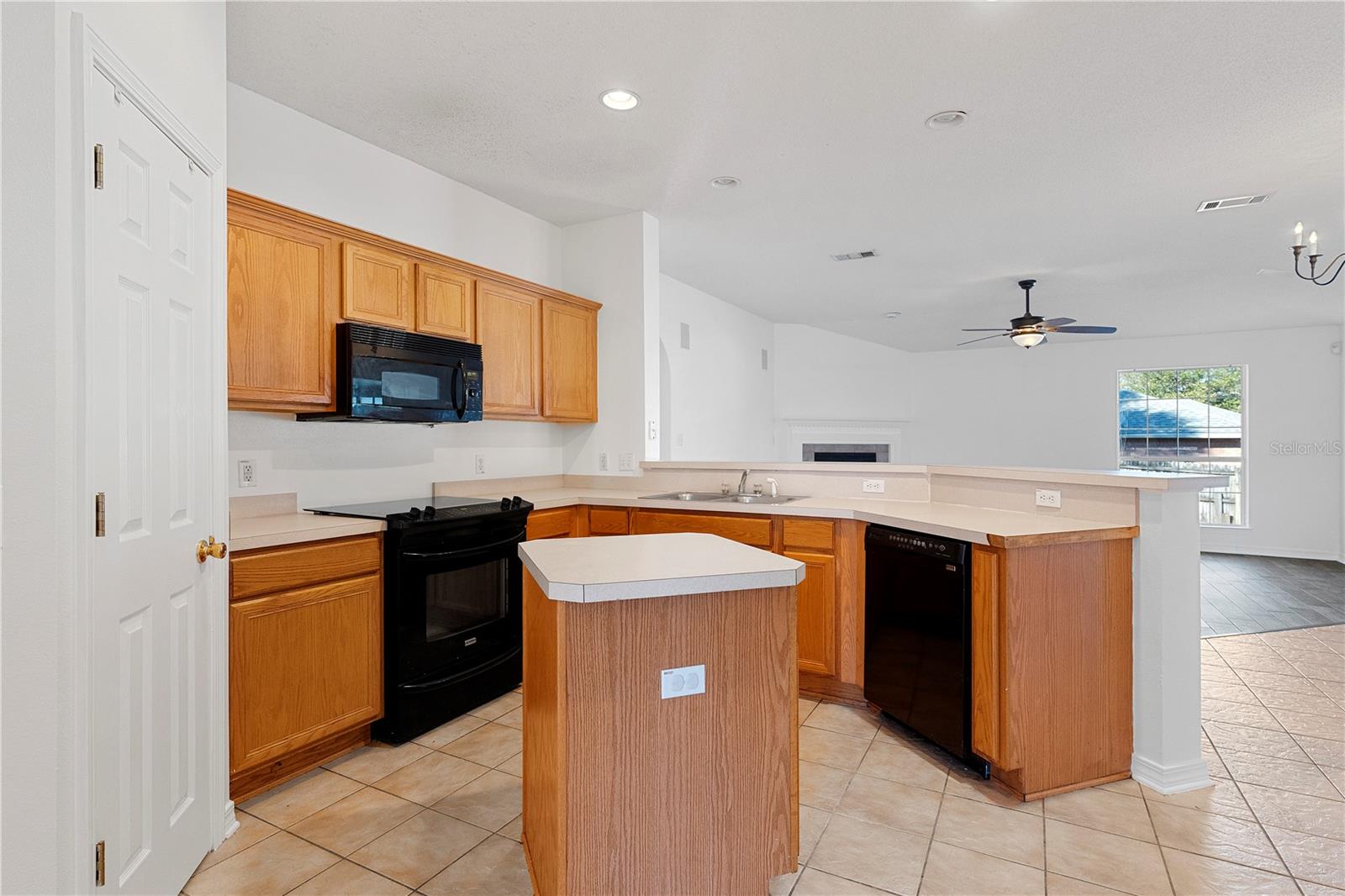 6622 Hallendale Dr Property Photo 3