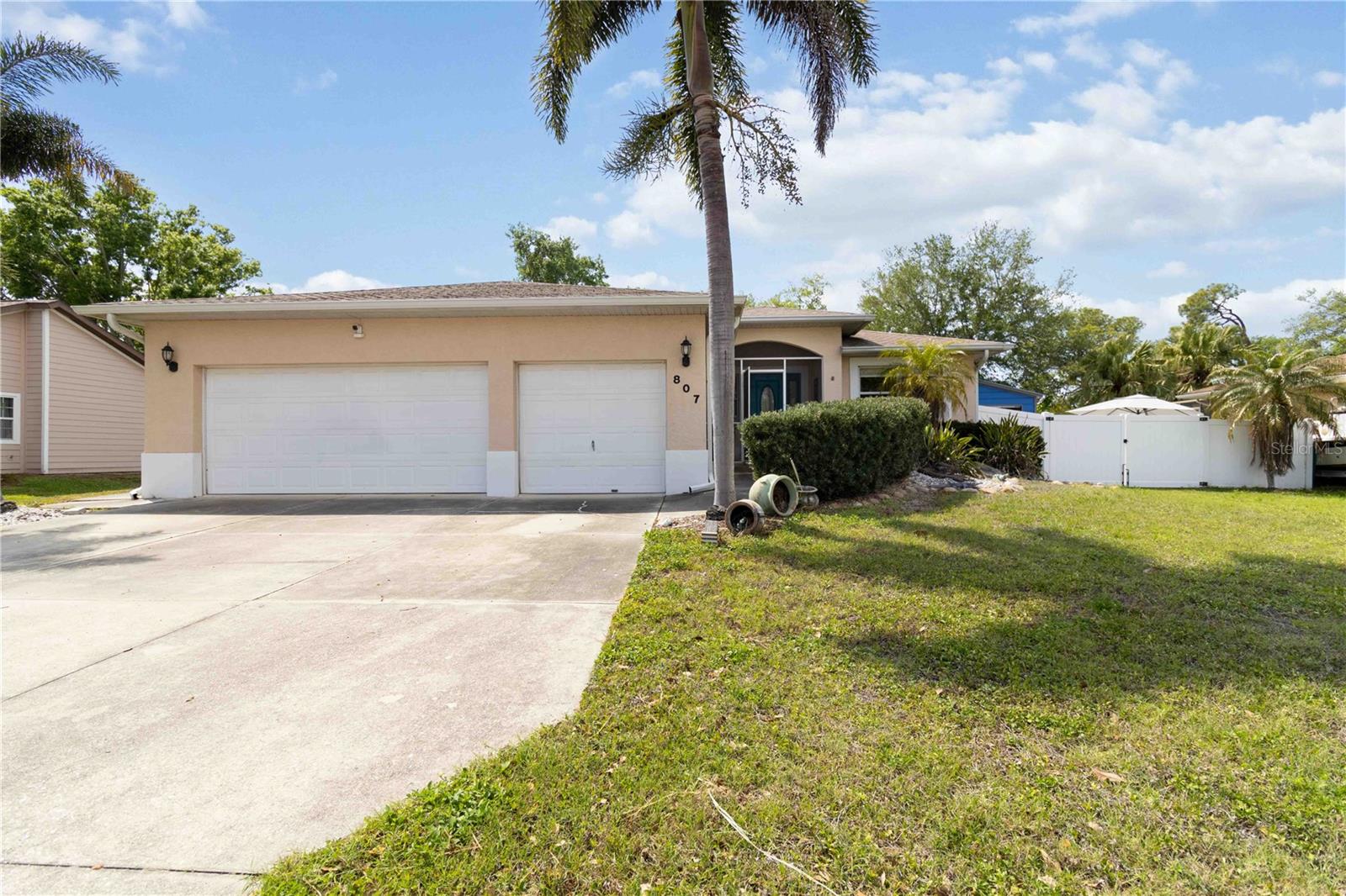 807 IXORA AVE