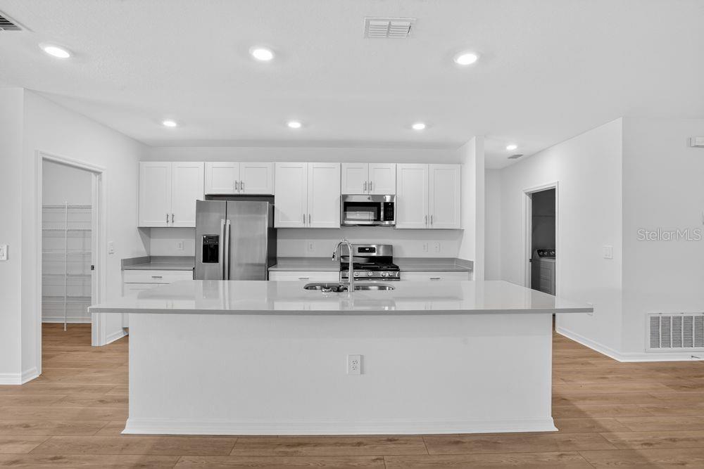 13805 Sawmill St Property Photo 2