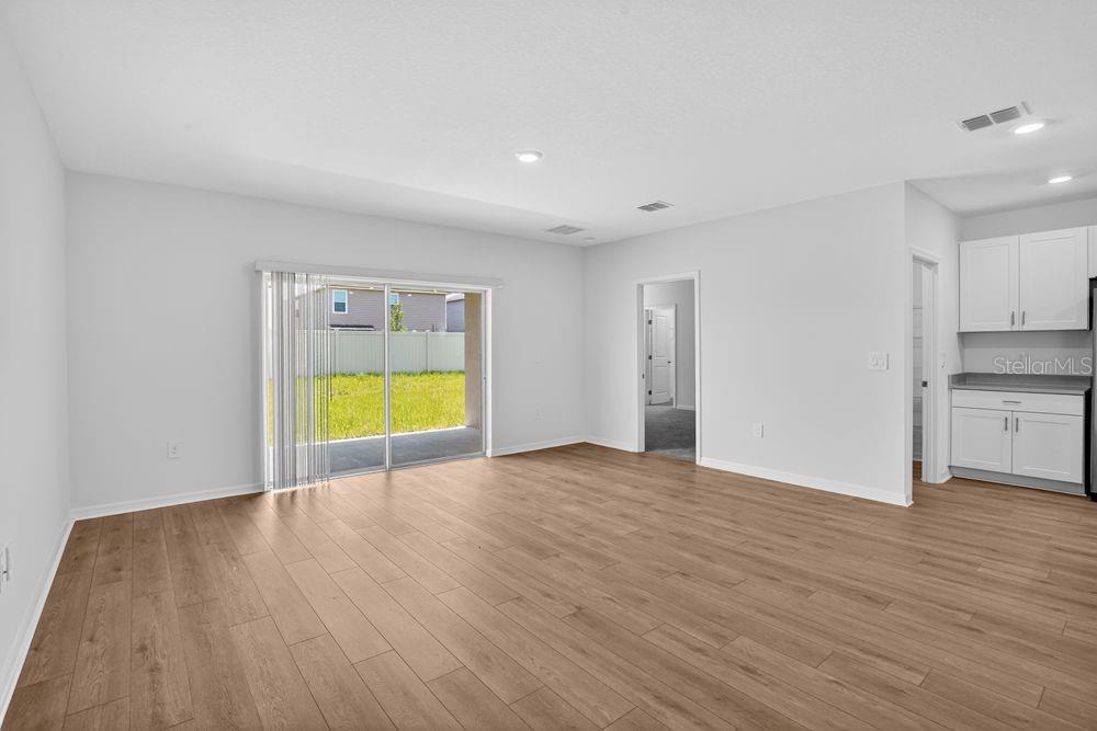 13805 Sawmill St Property Photo 3