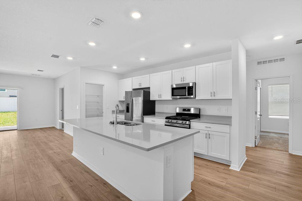 13805 Sawmill St Property Photo 6