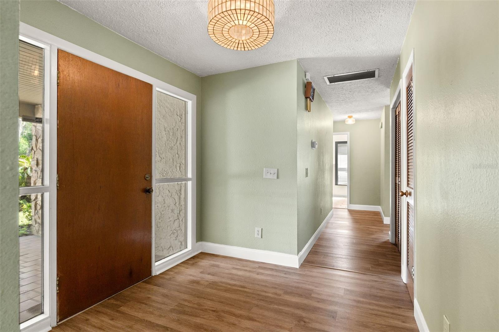 2524 Victarra Cir Property Photo 4