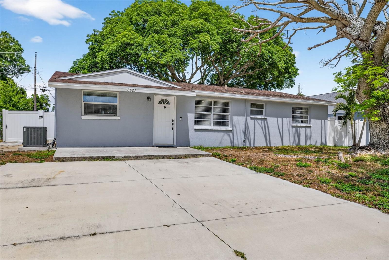 6827 80th Ter N Property Photo 1