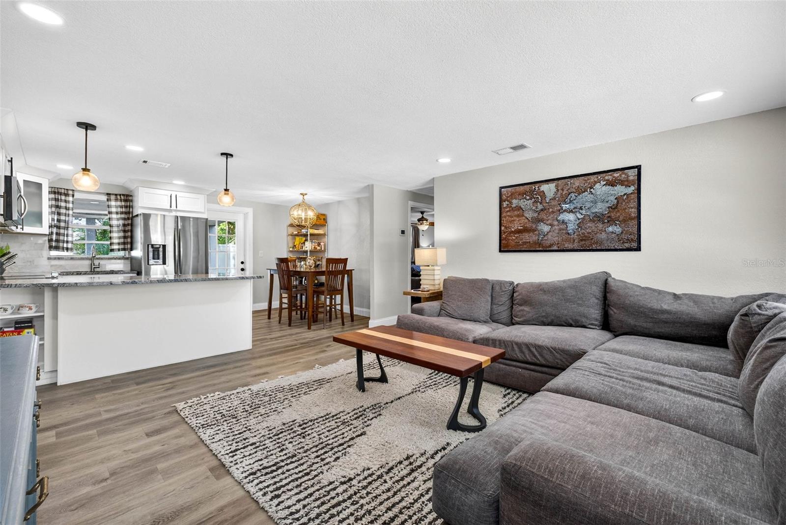 6827 80th Ter N Property Photo 3