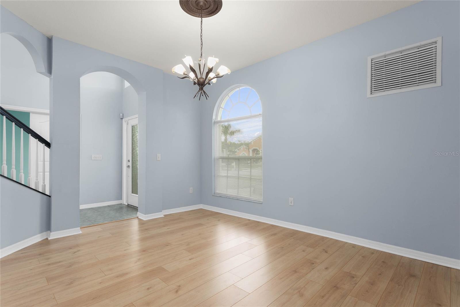 27012 Sea Breeze Way Property Photo 4