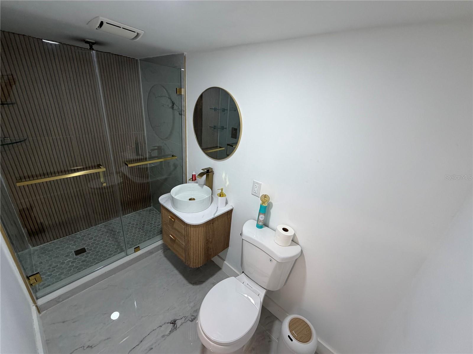 126 Miami Gardens Rd Property Photo 14