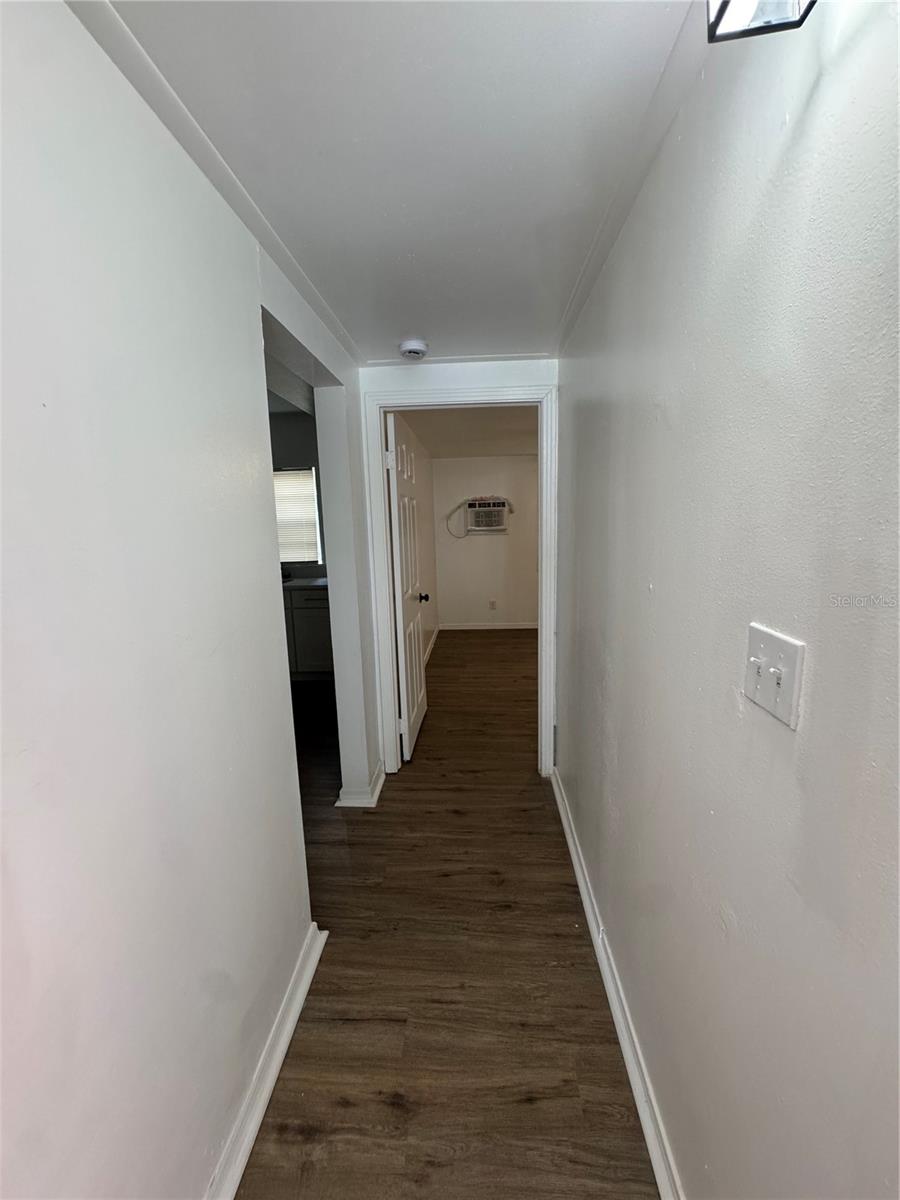 2016 E Clifton St #b Property Photo 3