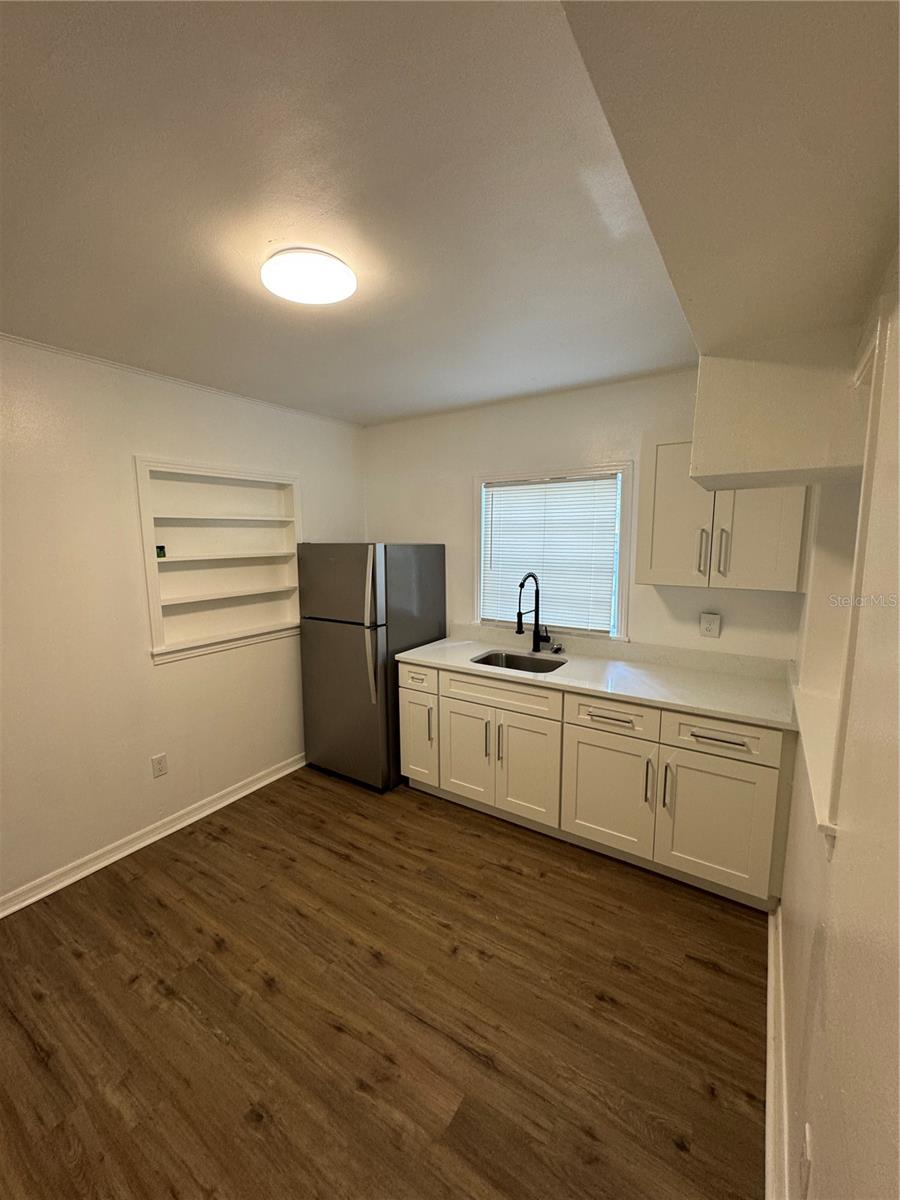 2016 E Clifton St #b Property Photo 4