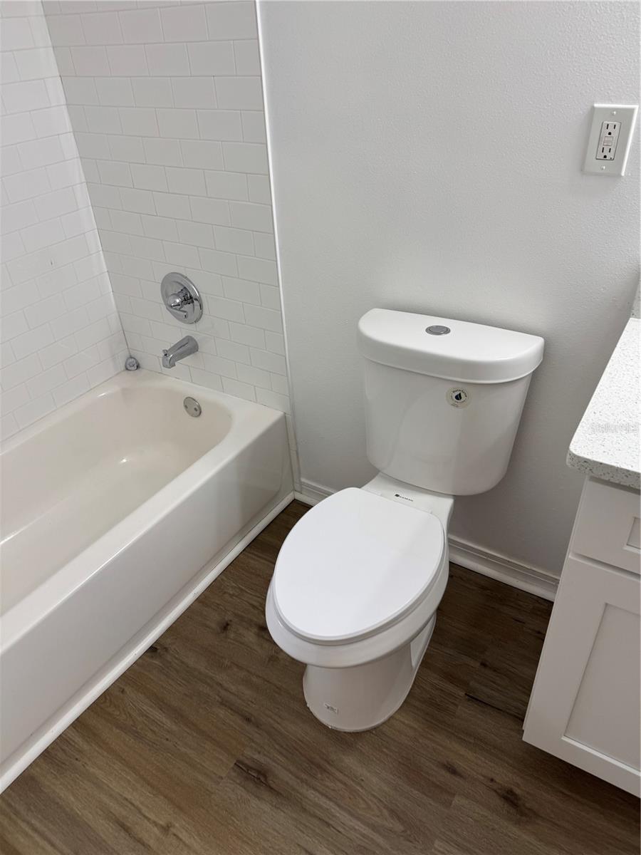 2016 E Clifton St #b Property Photo 12