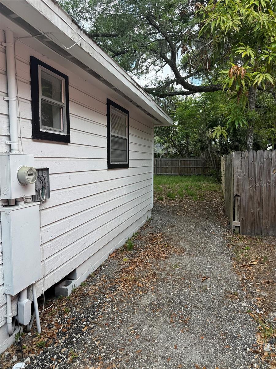 2016 E Clifton St #b Property Photo 14