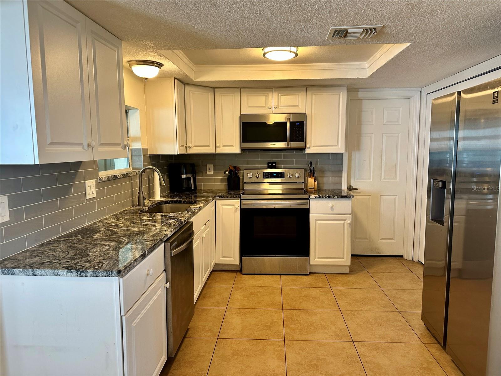 3240 Briar Cliff Dr Property Photo 4