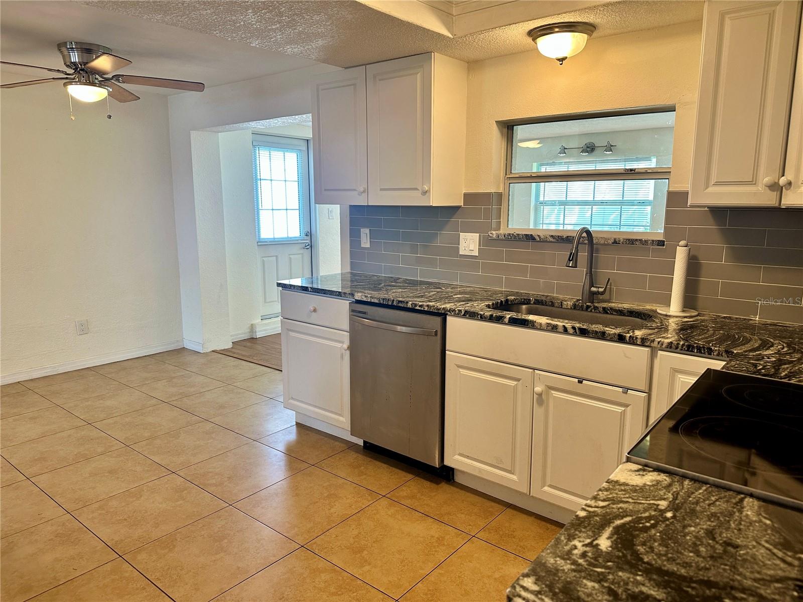 3240 Briar Cliff Dr Property Photo 8