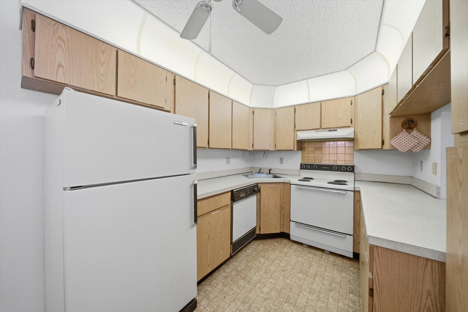 1441 Pine Glen Ln #e2 Property Photo 6