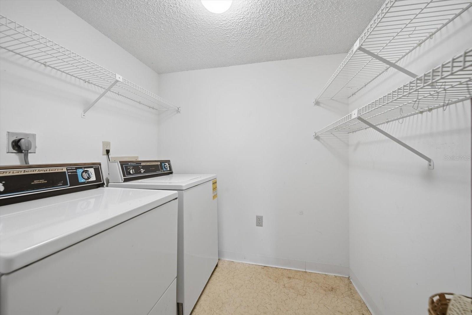 1441 Pine Glen Ln #e2 Property Photo 10