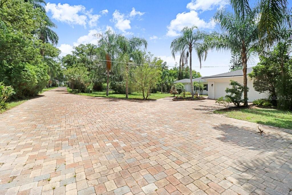 1350 Eckles Dr Property Photo 6