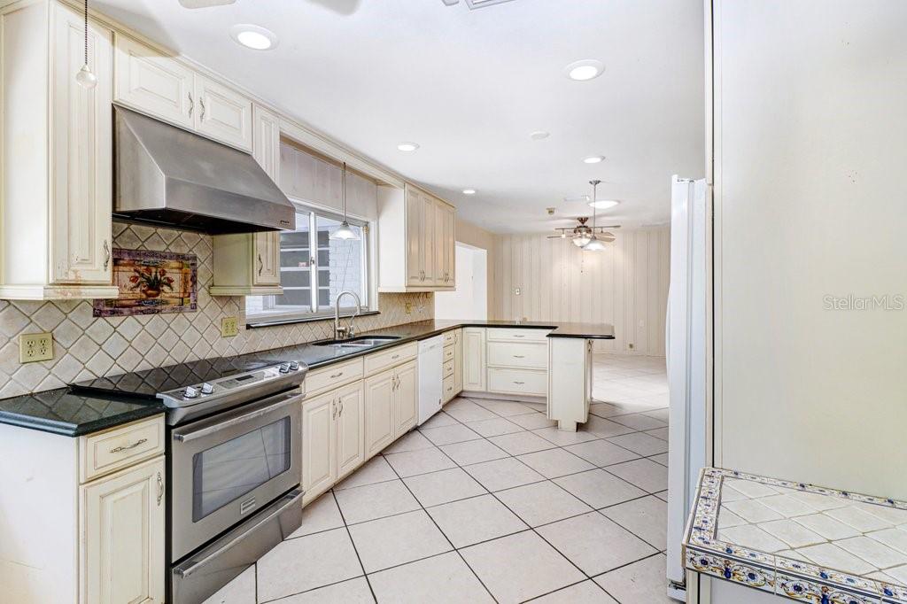 1350 Eckles Dr Property Photo 21