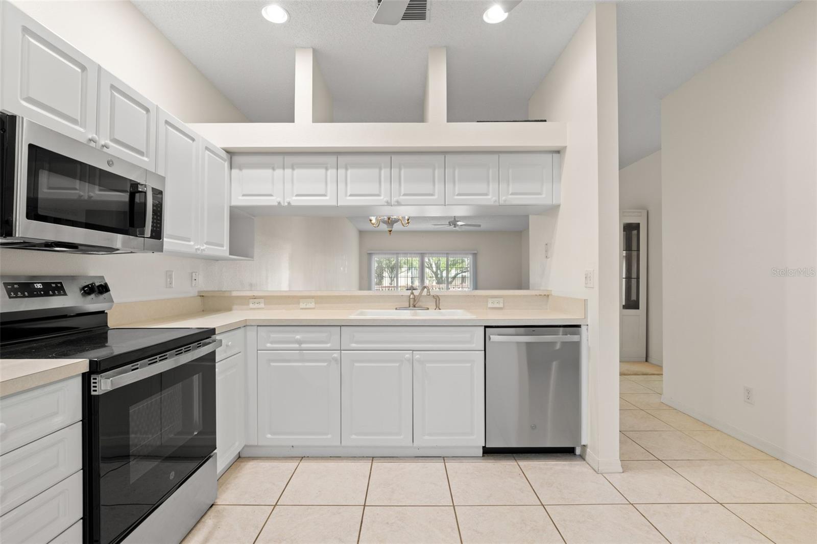 6600 100th Way N #24b Property Photo 3