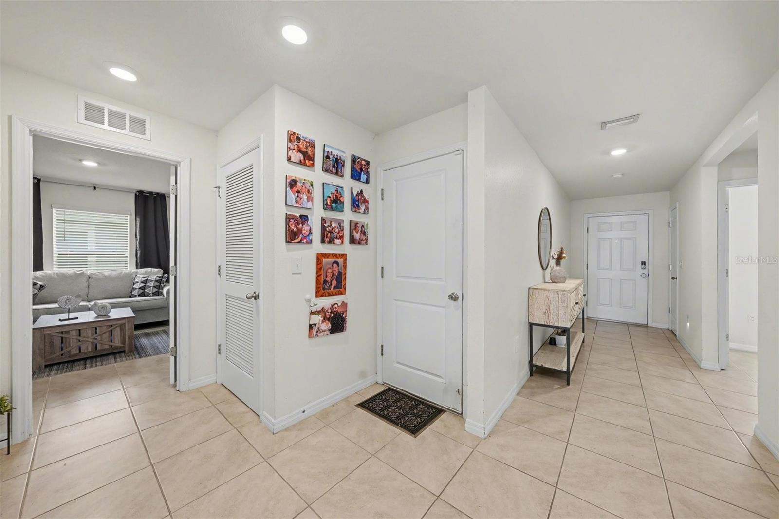 7980 Broad Pointe Dr Property Photo 8
