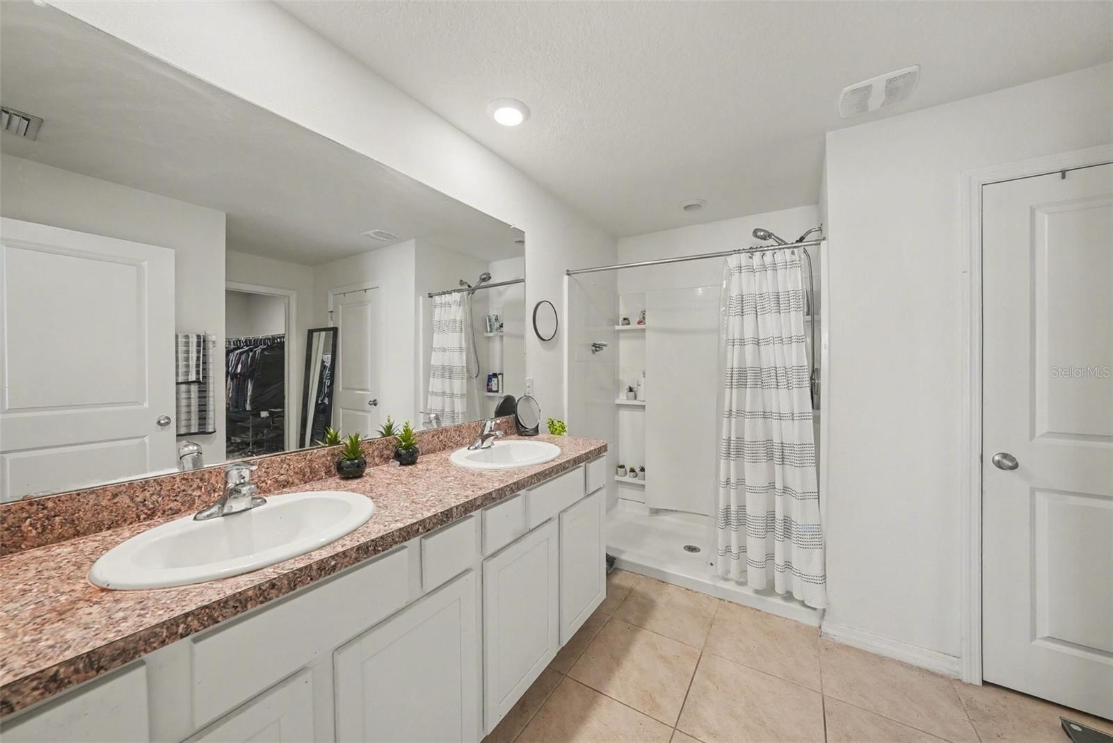 7980 Broad Pointe Dr Property Photo 23