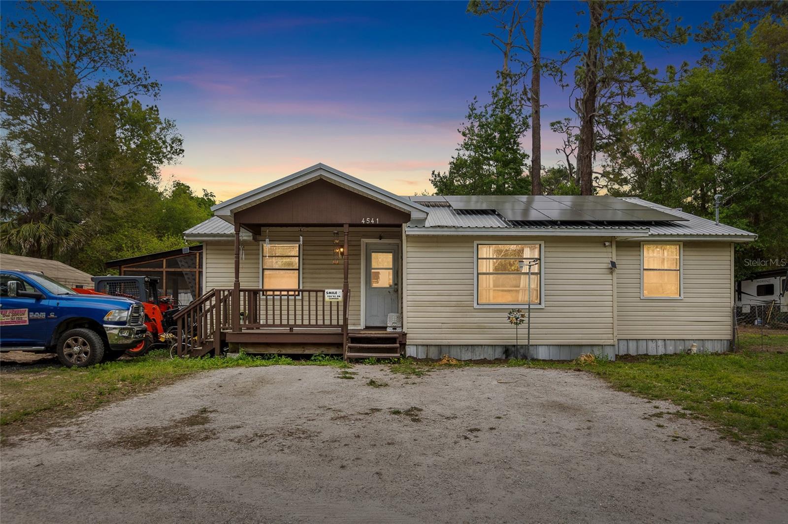 4541 N Winchester Ter Property Photo 1