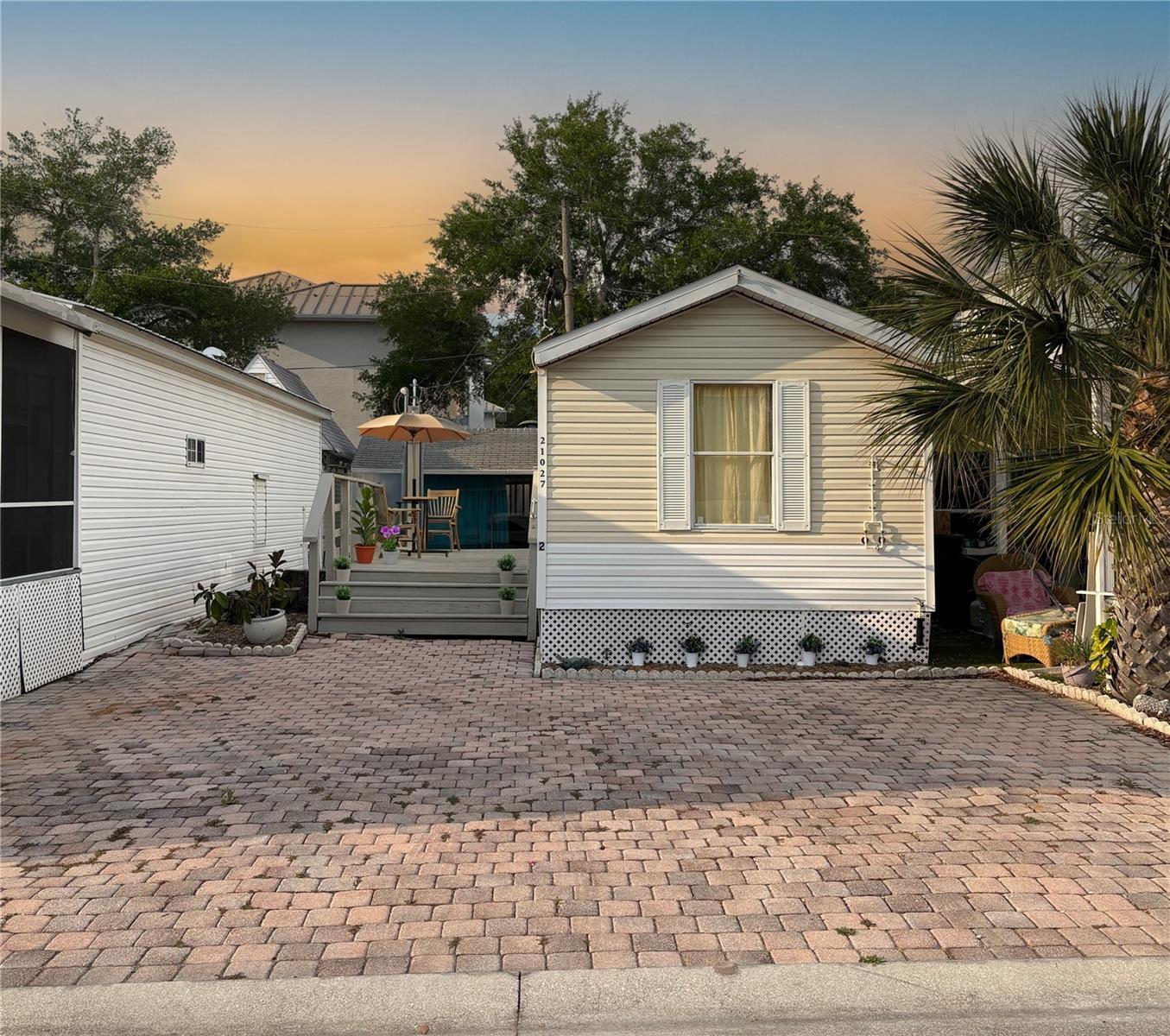 21027 Lazy Days Cir Property Photo 1