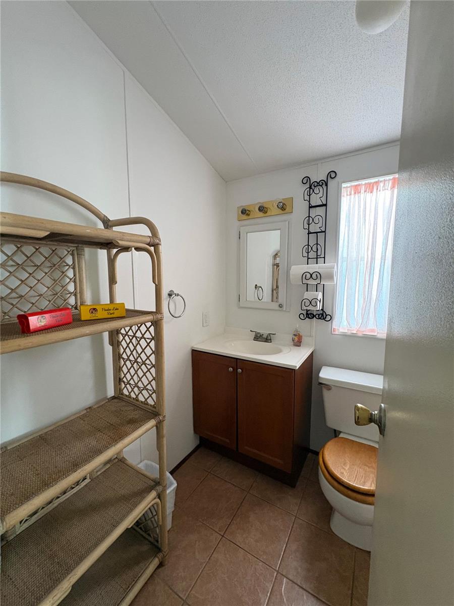 21027 Lazy Days Cir Property Photo 4