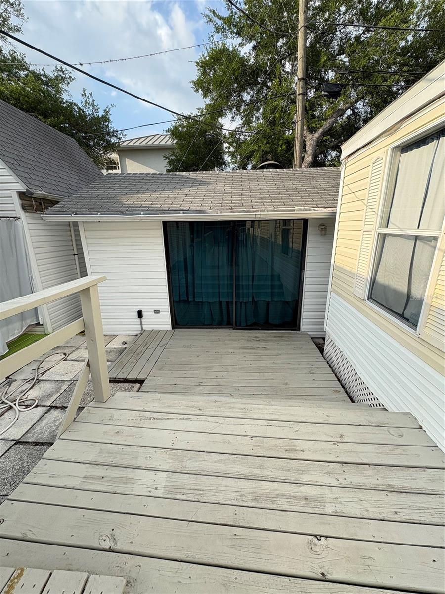 21027 Lazy Days Cir Property Photo 9