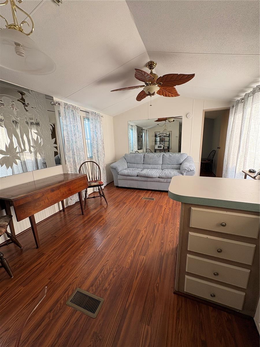 21027 Lazy Days Cir Property Photo 12