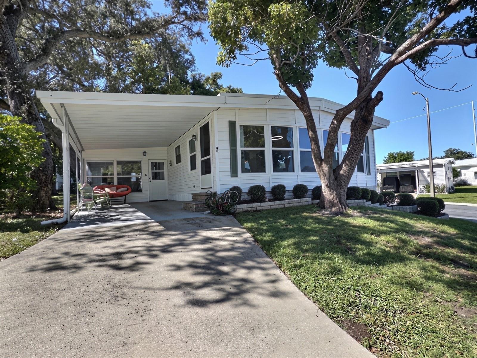 46 Palm Forest Dr Property Photo 1