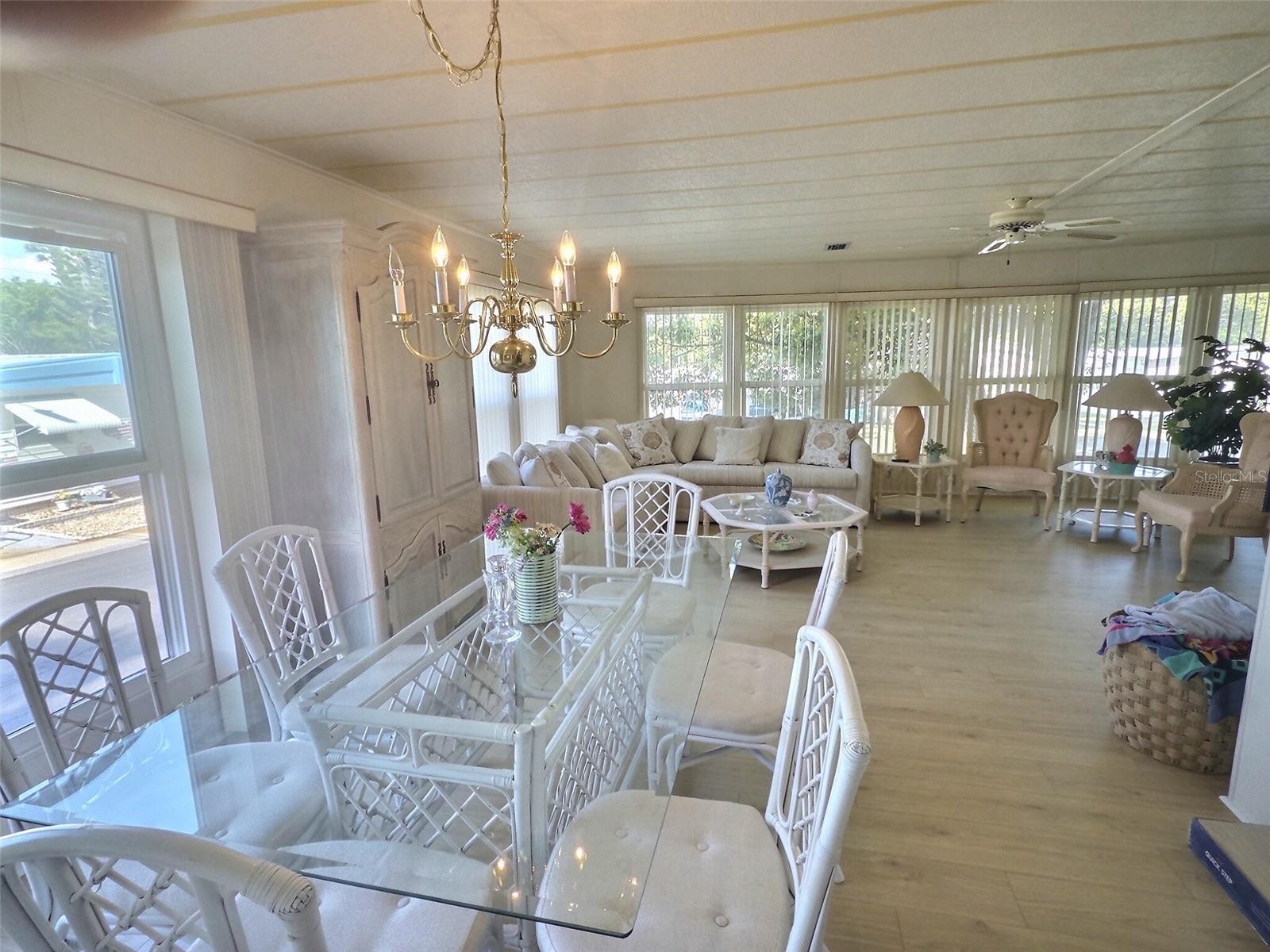 46 Palm Forest Dr Property Photo 11