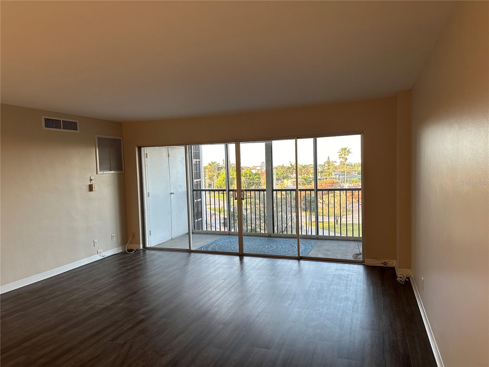 10355 Paradise Blvd #414 Property Photo 4