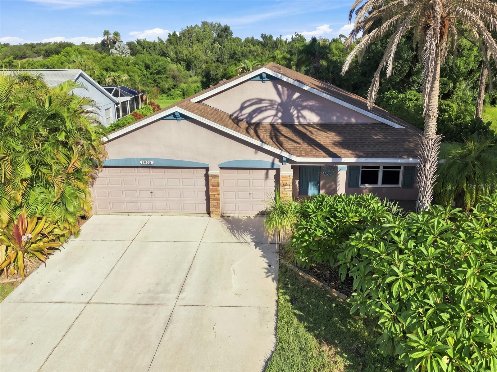 4061 KINGSFIELD DR Property Photo 1