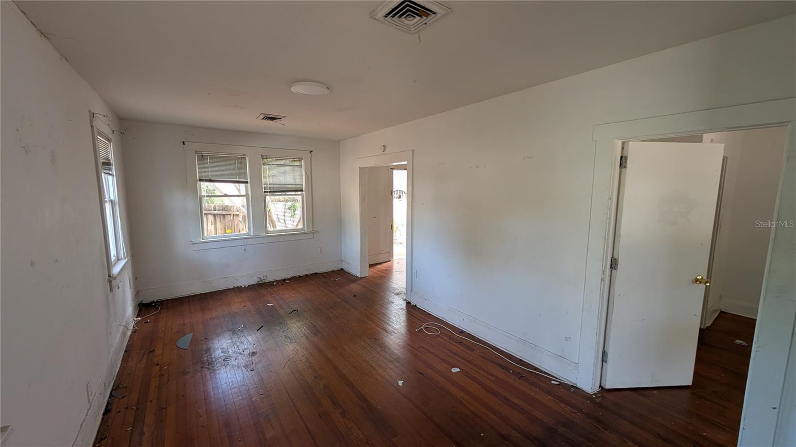 114 S Bungalow Park Ave Property Photo 3