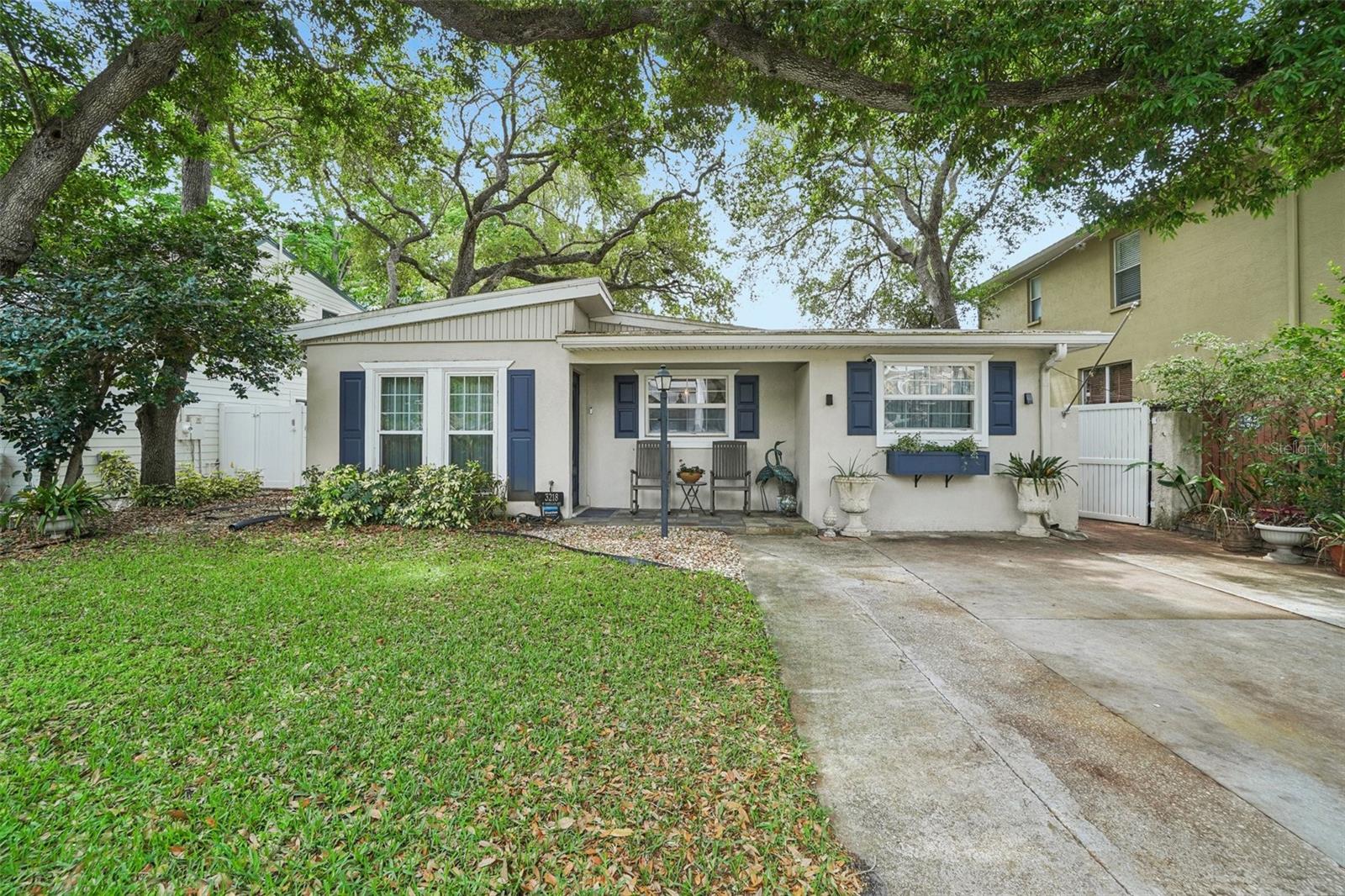 3218 W Oakellar Ave Property Photo 1