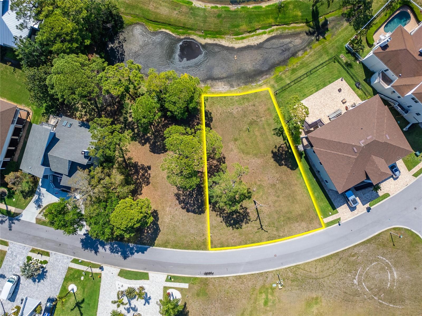 N Pointe Alexis Dr Property Photo 1