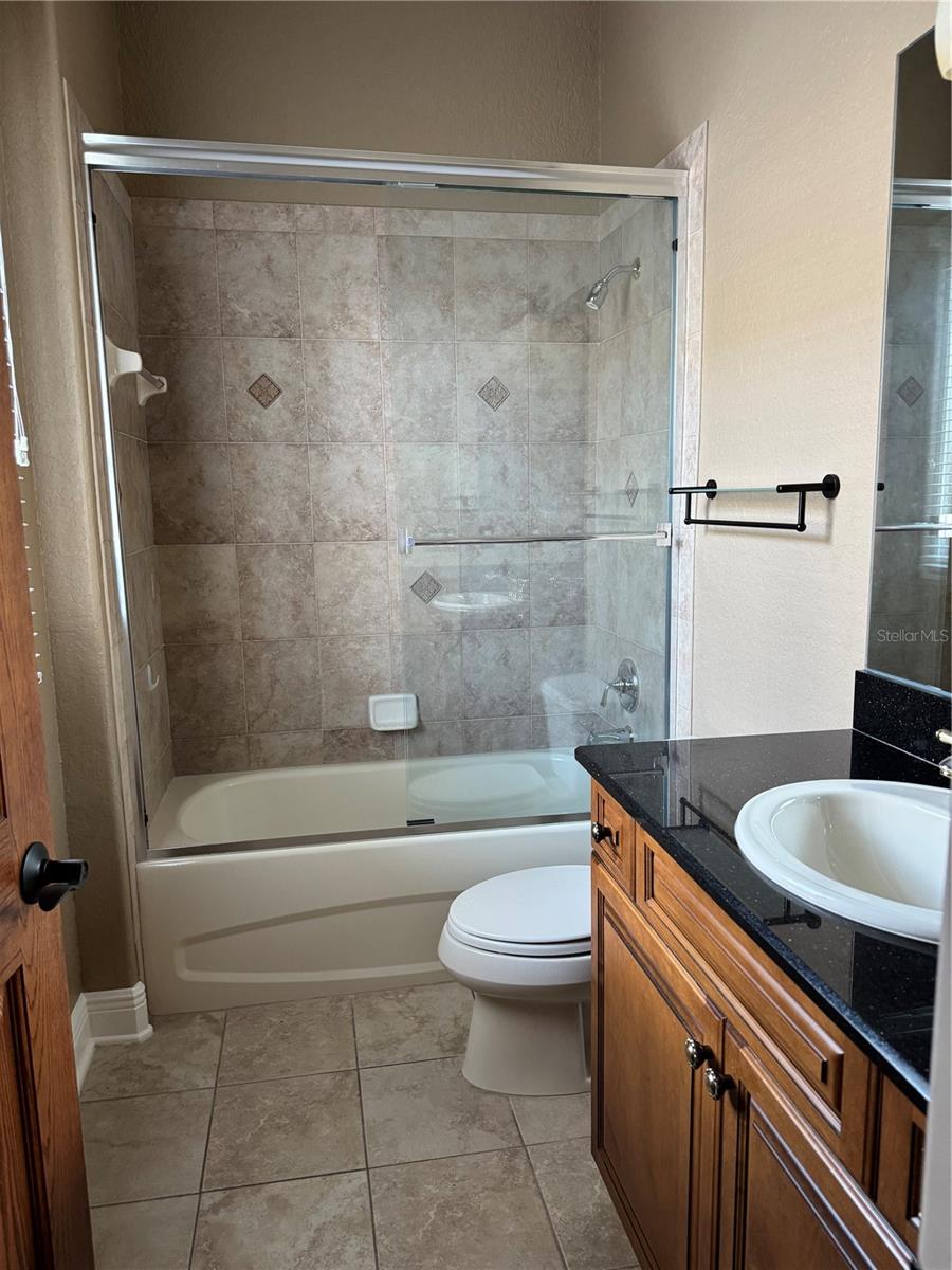 644 Saxony Blvd Property Photo 18