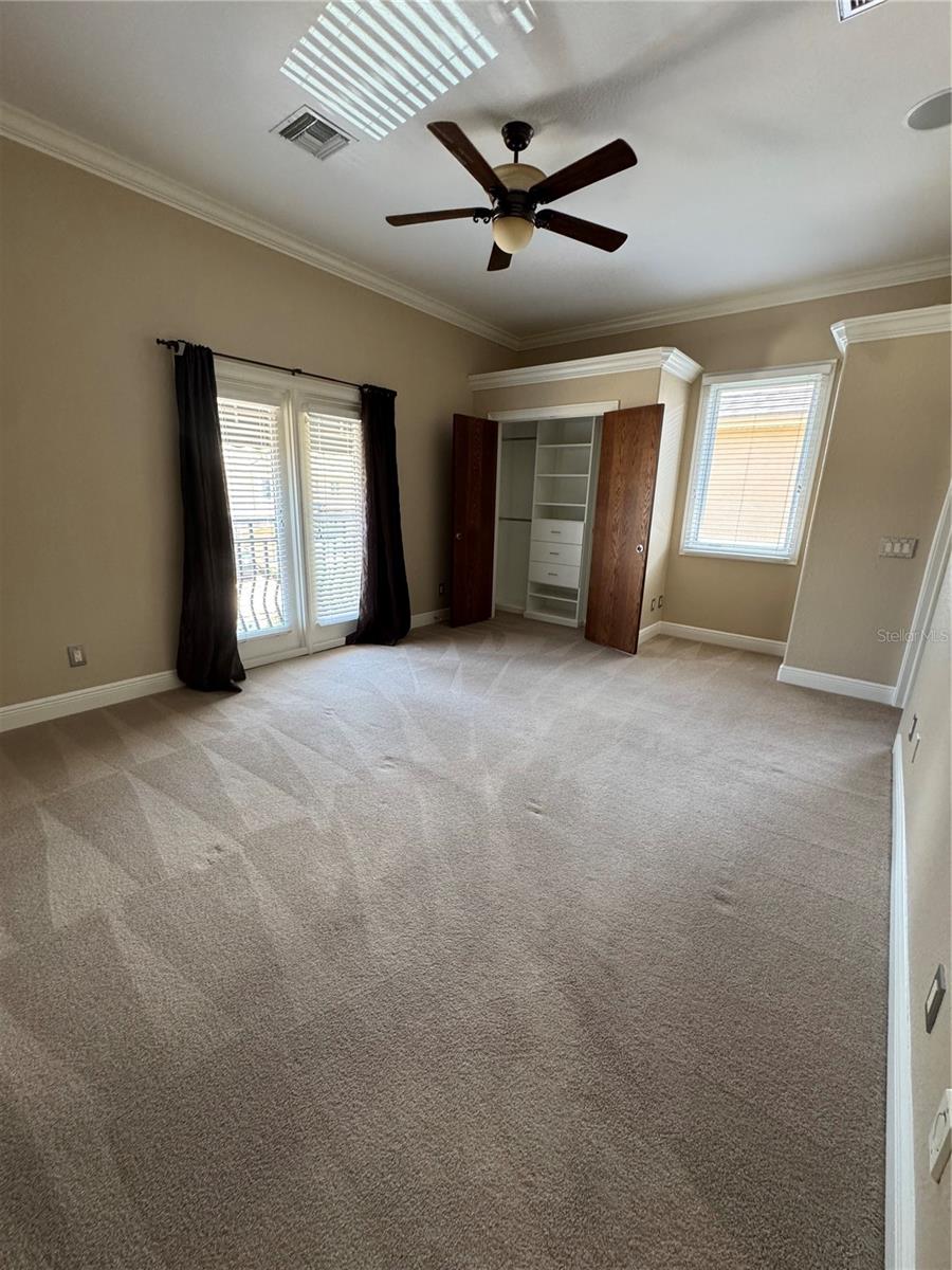 644 Saxony Blvd Property Photo 19