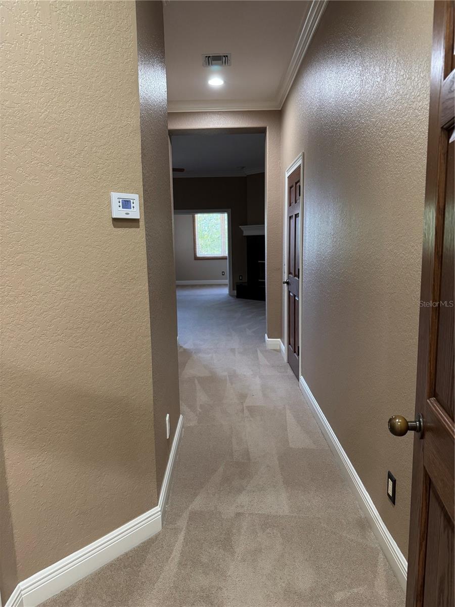 644 Saxony Blvd Property Photo 25