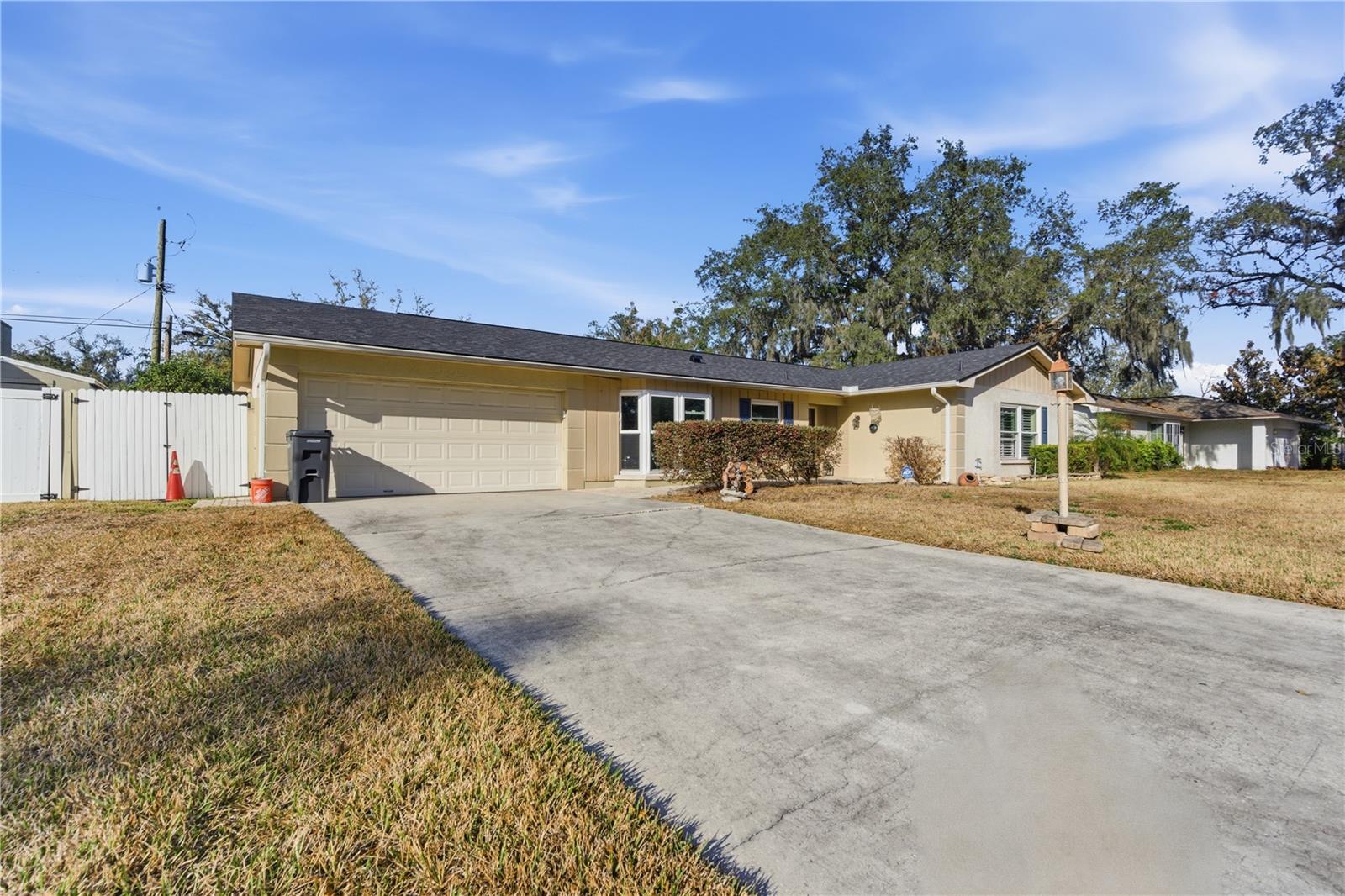 308 Ellen Way Property Photo 4